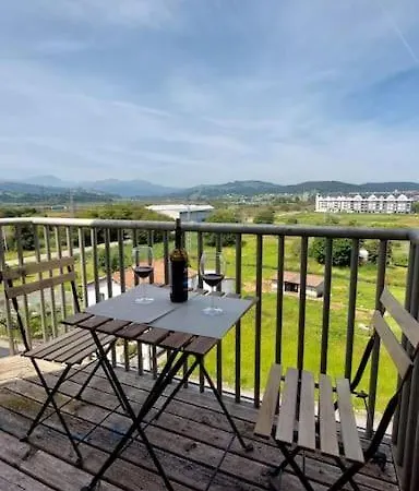 Apartamento Con Terraza C08a02 * Colindres